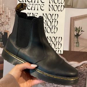 Dr Martens Chelsea Boots